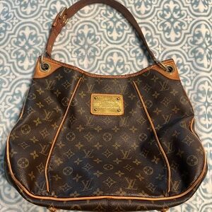 Louis Vuitton Shoulder Bag